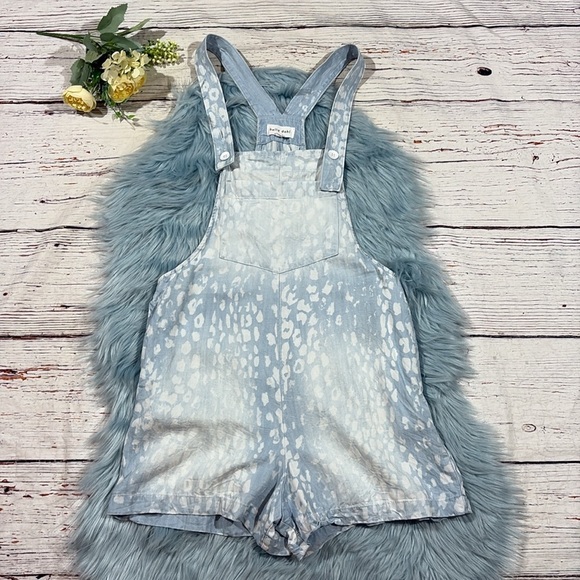 Bella Dahl Easy Shortall Romper in Animal Spot Denim - Picture 2 of 10